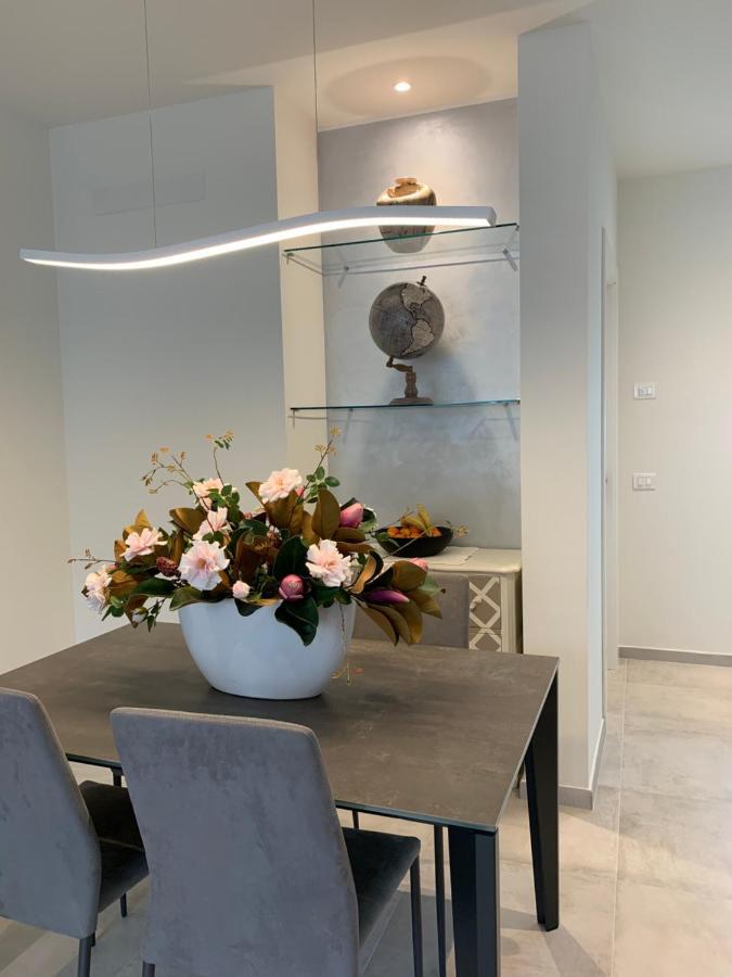 A Casa Di Chiara 2 Appartement Stresa Buitenkant foto